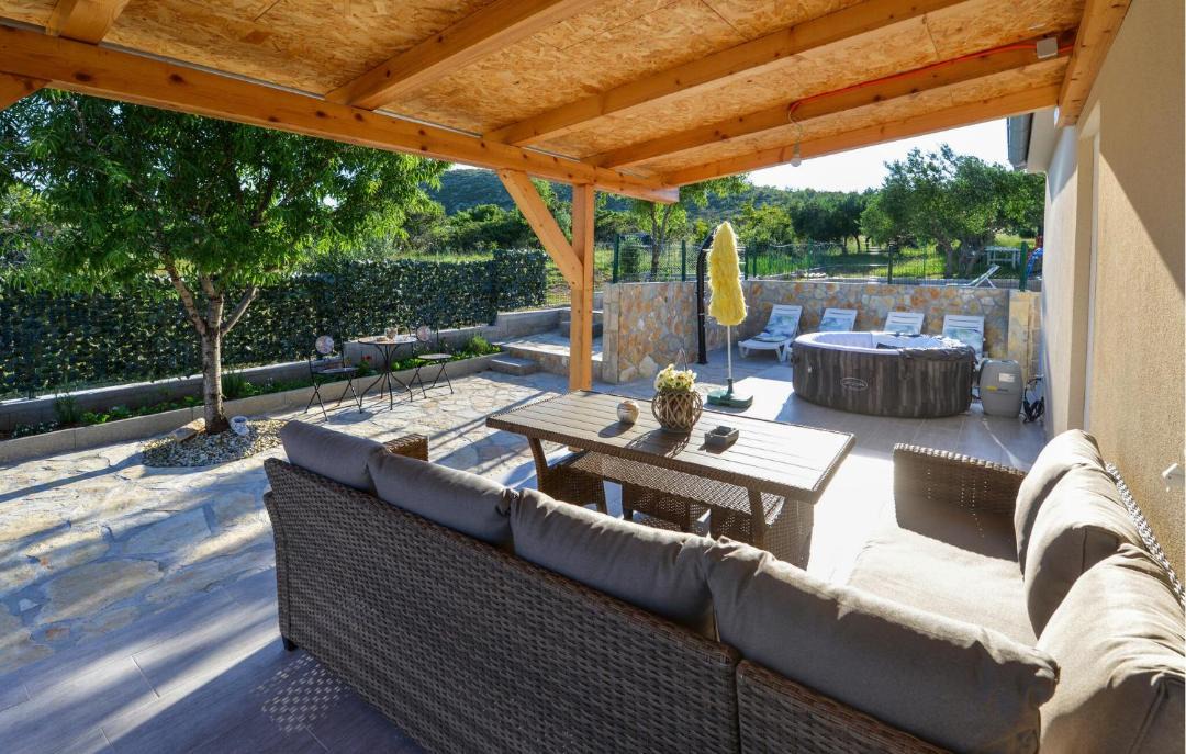 Photo of Patio Balcony in Lisane Ostrovicke