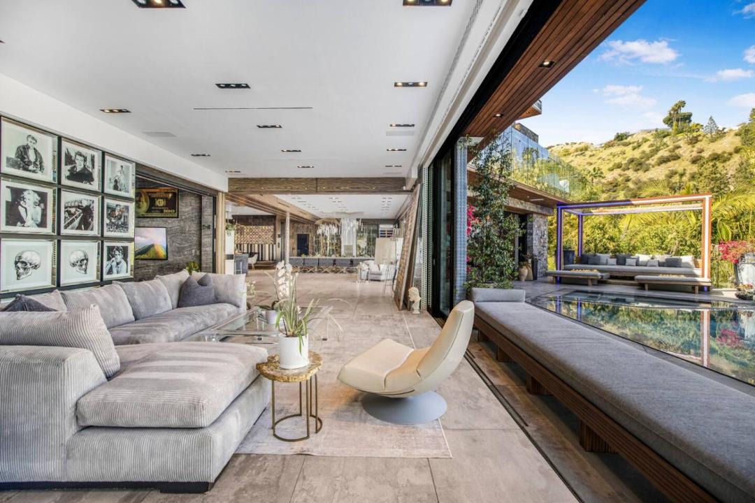 Photo of Others in Hollywood Hills West