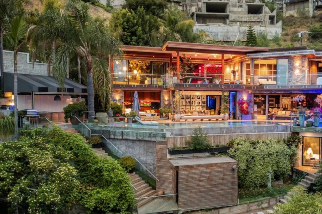 Photo of Others in Hollywood Hills West
