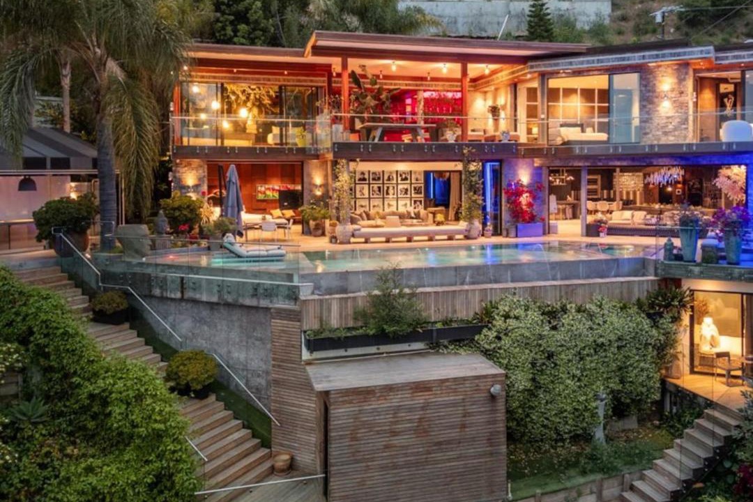 Photo of Others in Hollywood Hills West