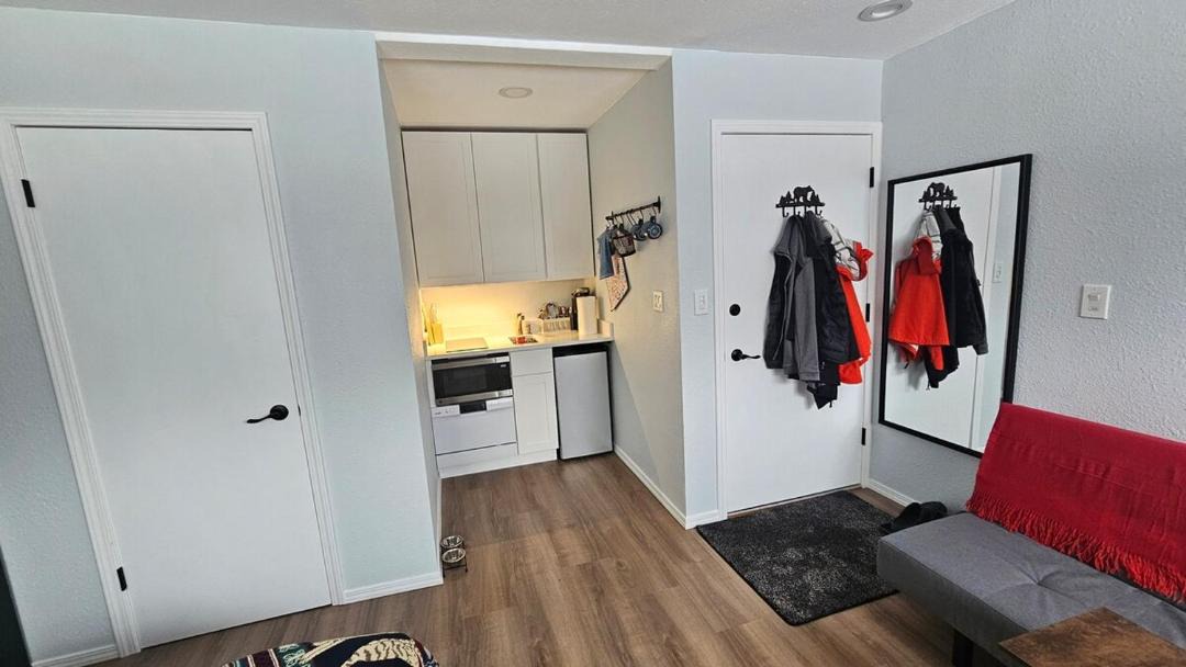 Photo of Others in Mead