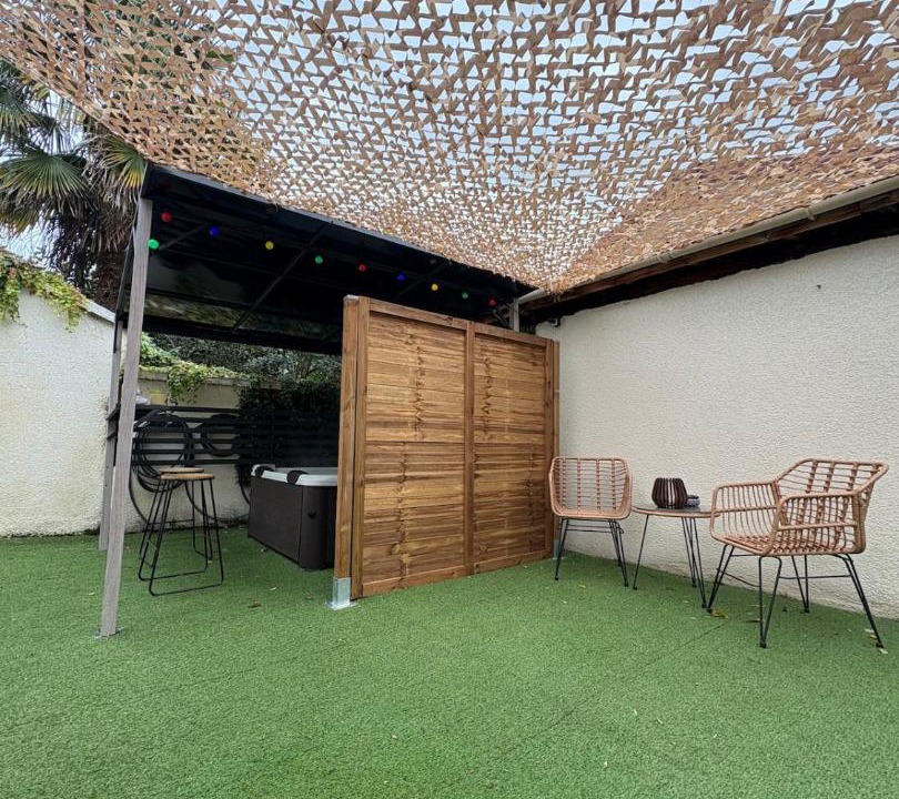 Photo of Others in Roanne