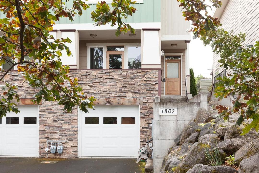 Photo of Others in Hood River