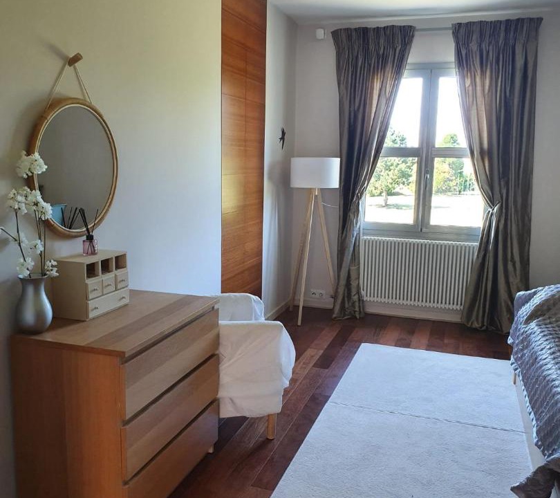 Photo of Others in Droizy