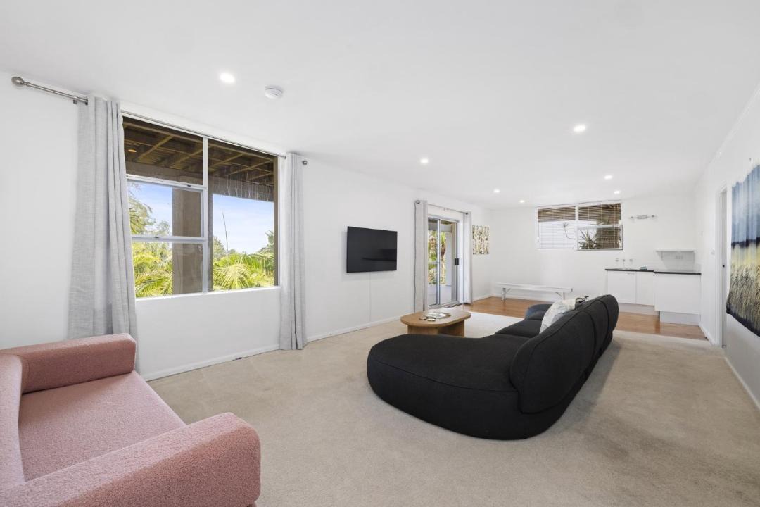 Photo of Others in Whale Beach