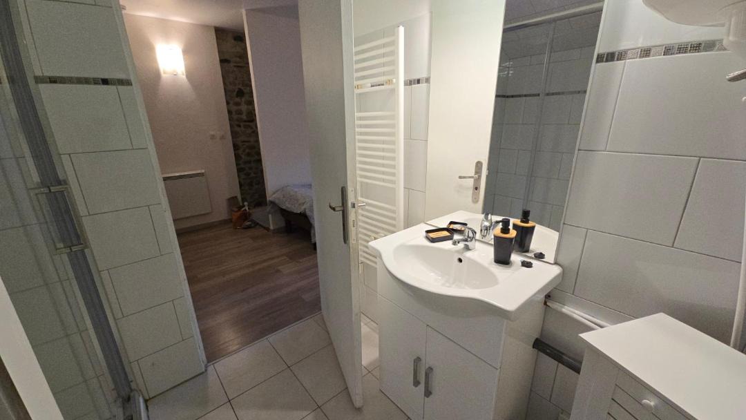 Photo of Bathroom in Jarrie