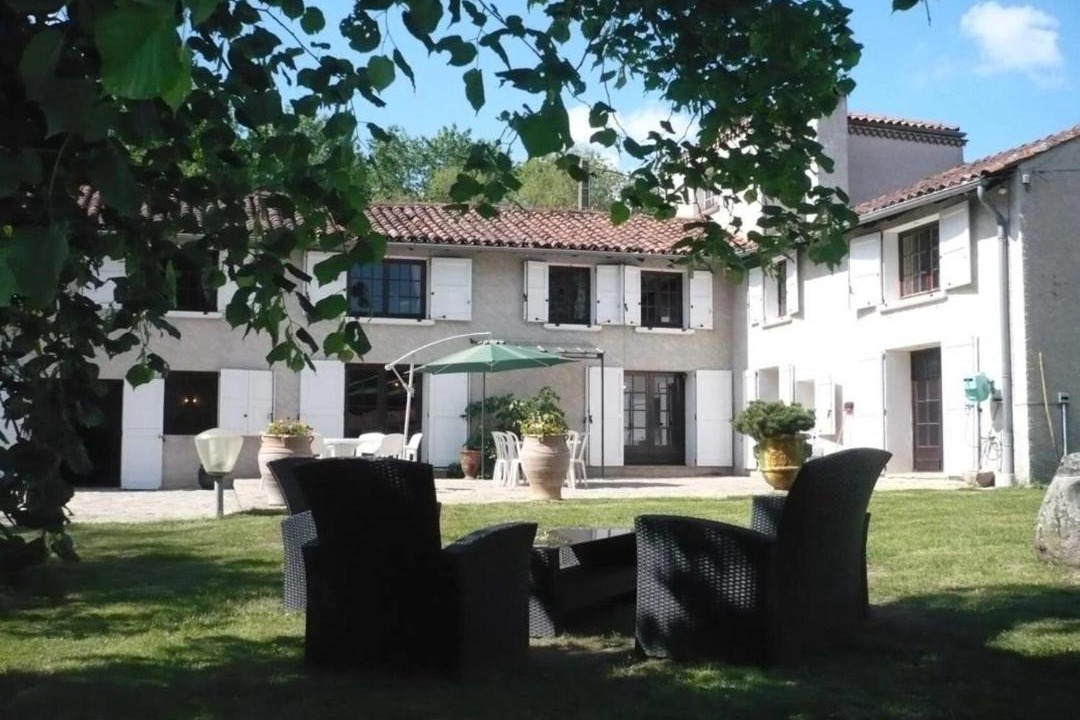 Photo of Others in Poncins