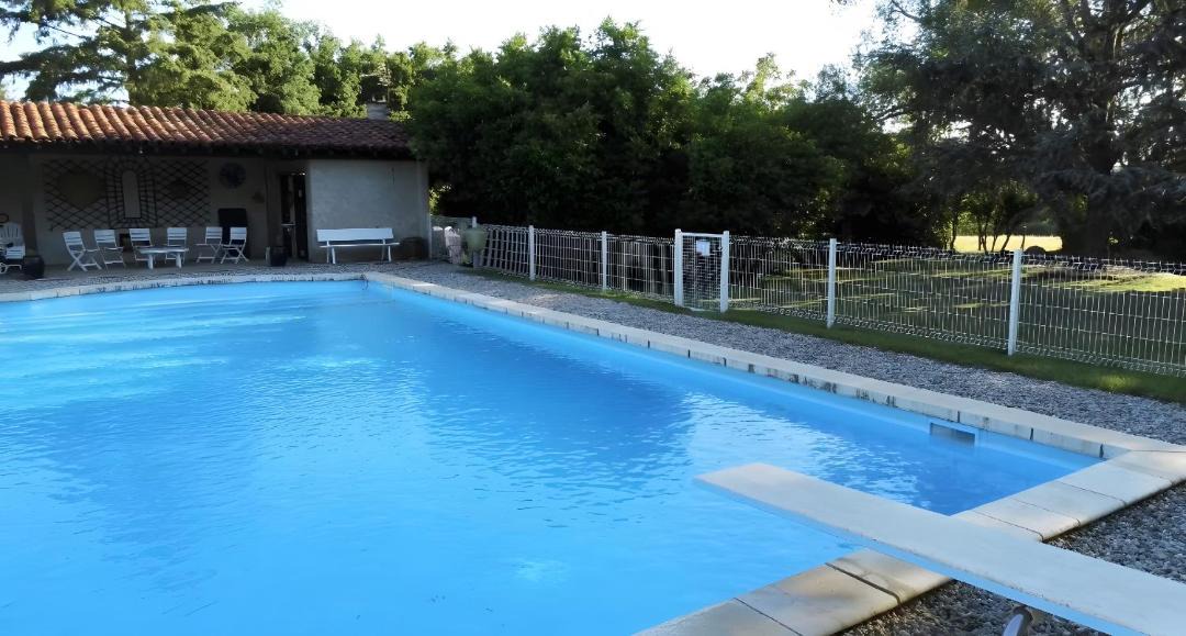 Photo of Others in Poncins