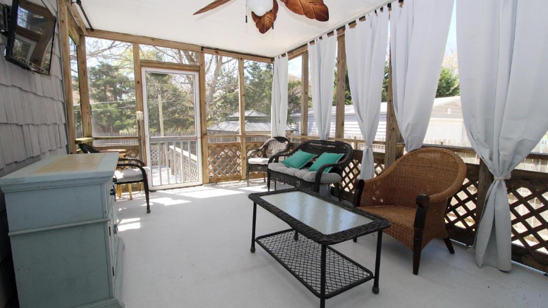 Photo of Patio Balcony in Town Bank