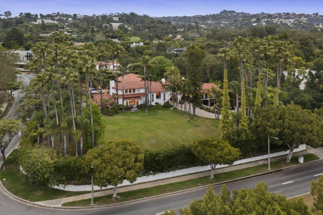 Photo of Others in Beverly Hills