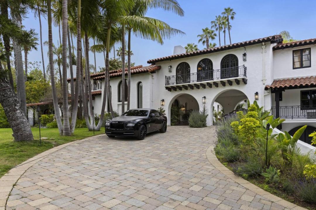 Photo of Others in Beverly Hills