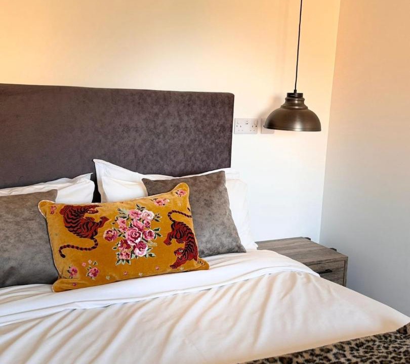 Photo of Others in Sandwich