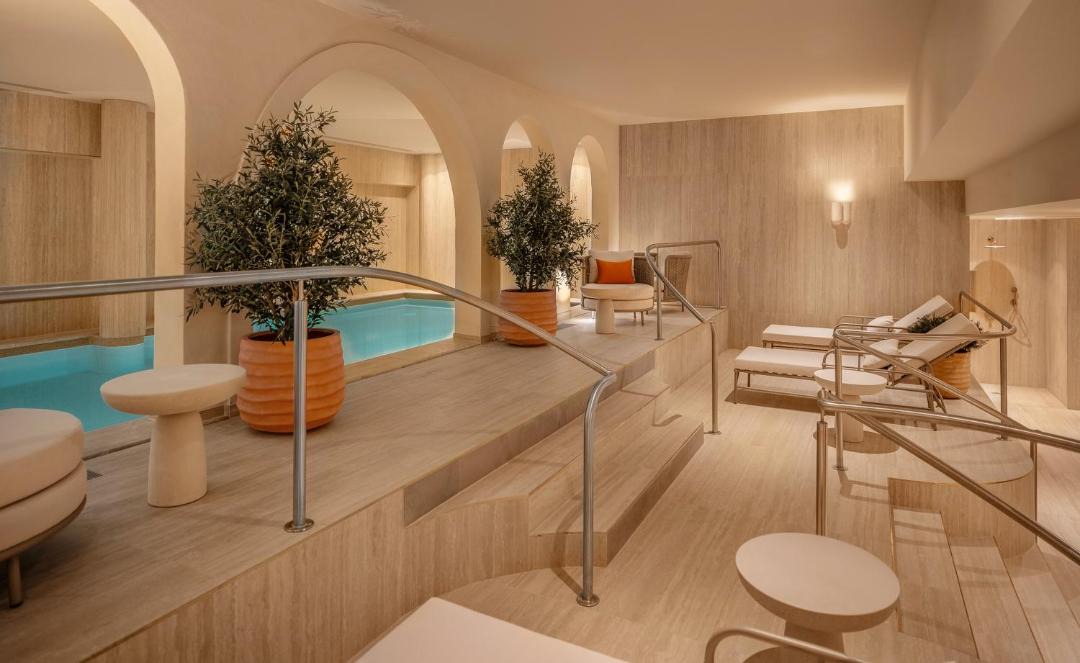 Photo of Others in Champs-Elysees