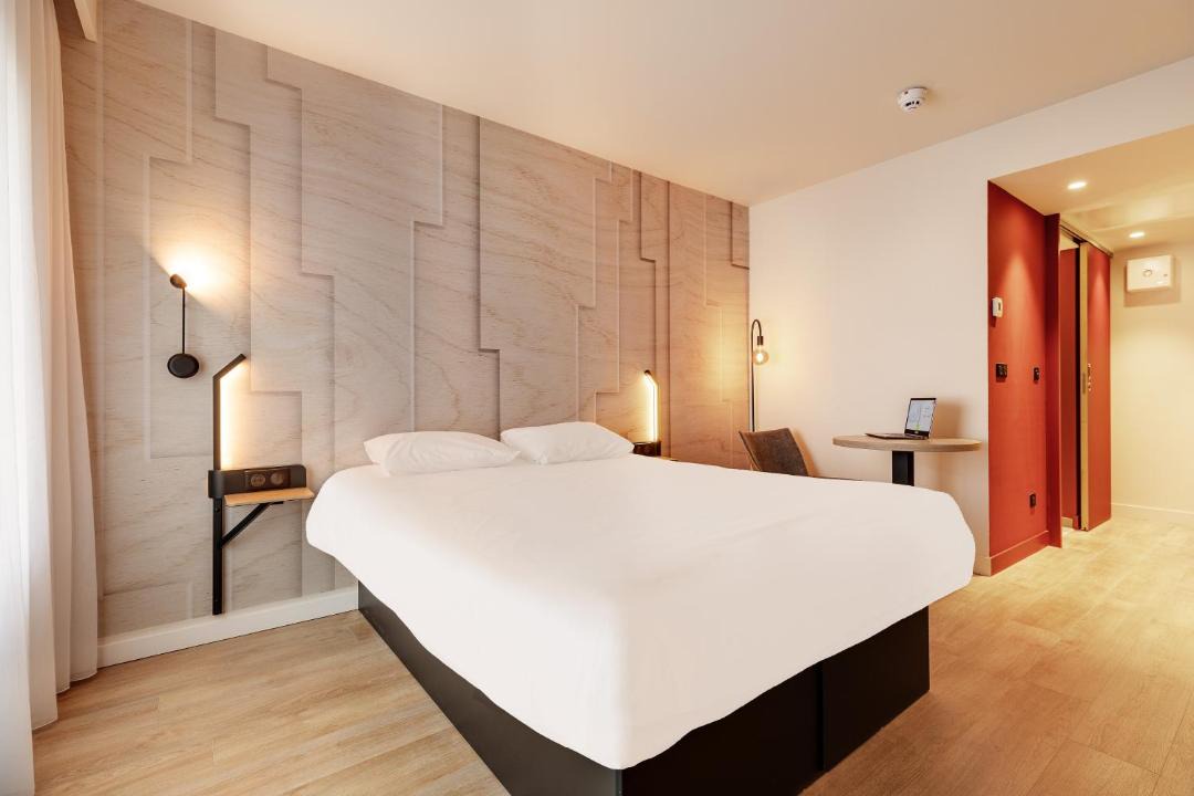 Photo of Others in Faubourg de Bethune