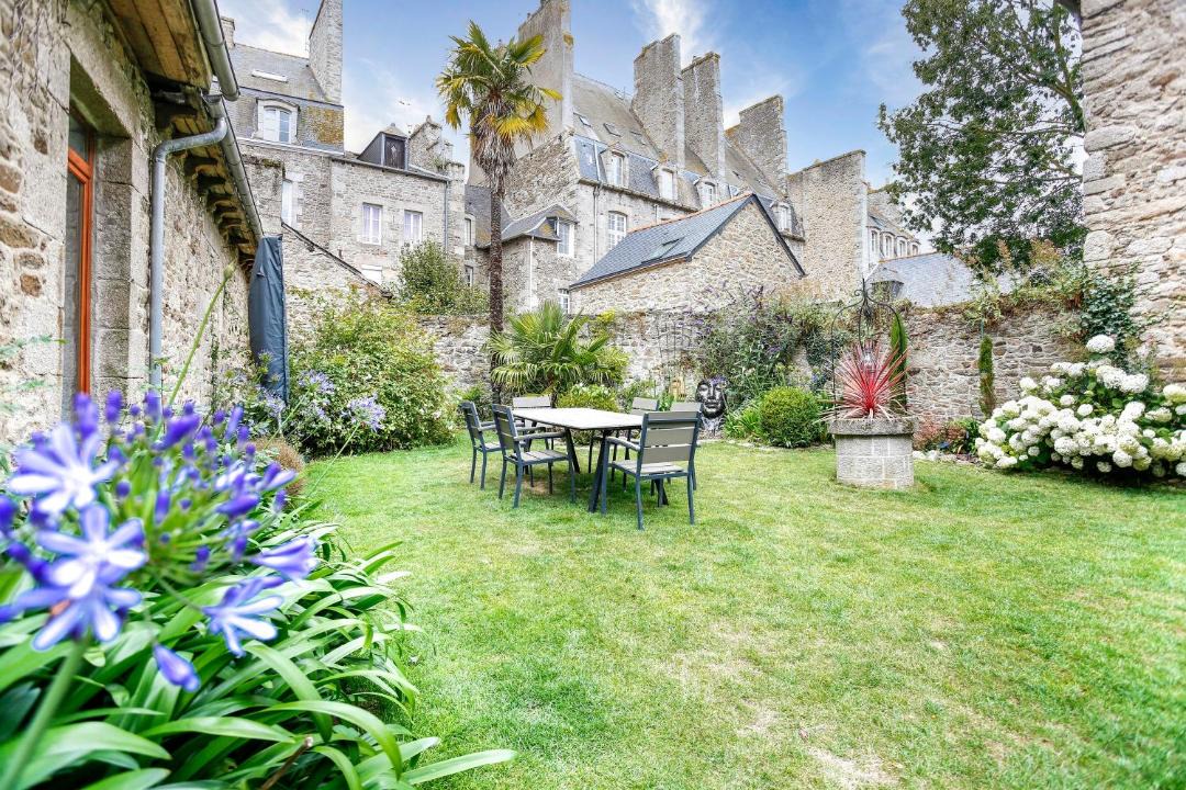 Photo of Others in Dinan