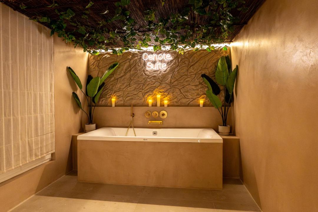 Photo of Others in Anatole France Danton