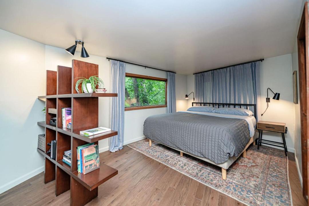 Photo of Bedroom in Columbia