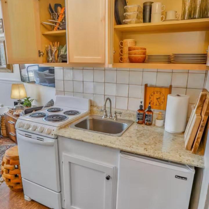 Photo of Kitchen in Main - Military Plaza