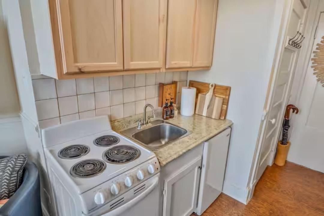Photo of Kitchen in Main - Military Plaza