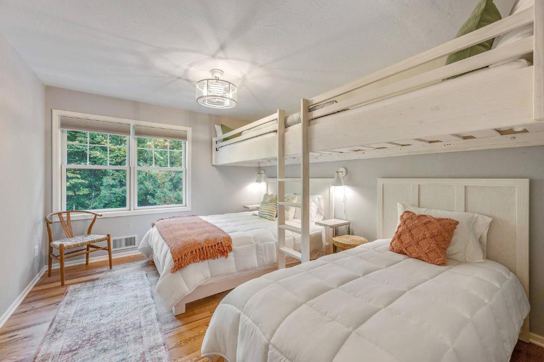 Photo of Bedroom in Rowleys Bay