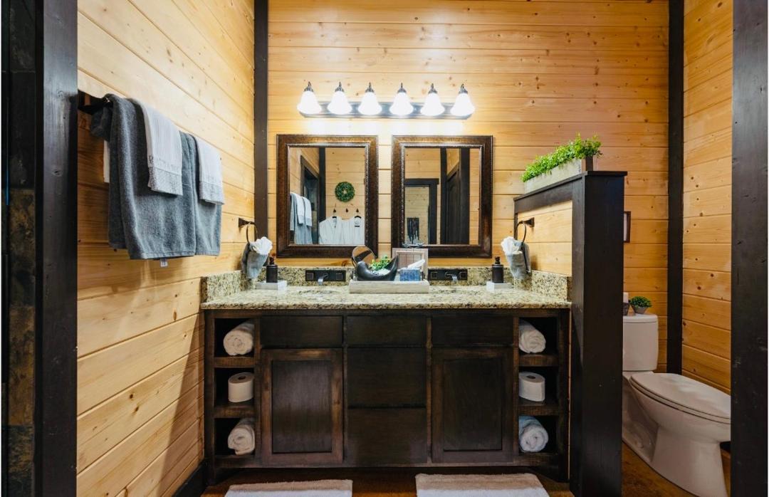 Photo of Bathroom in Hochatown