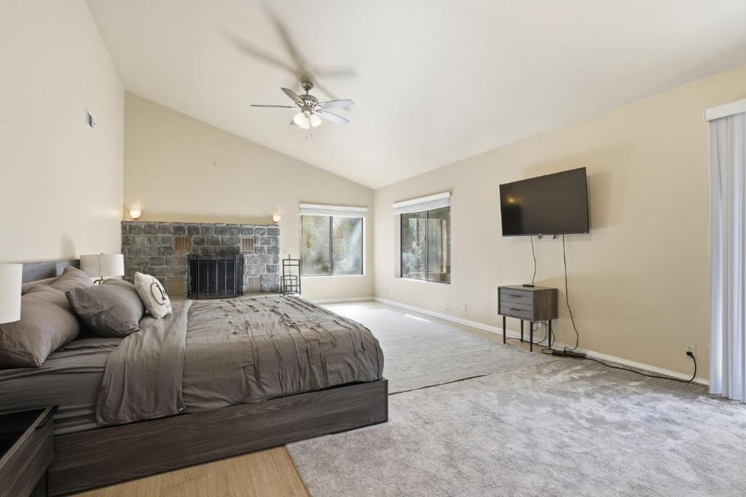 Photo of Bedroom in Pine Mountain Club