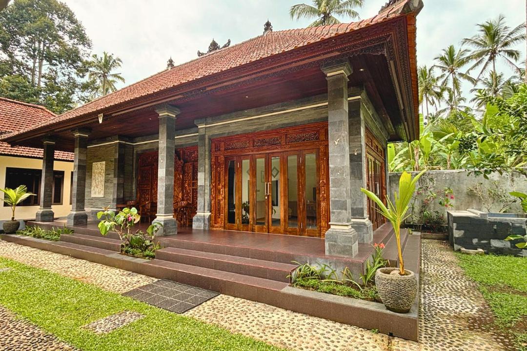 Photo of Others in Tembuku