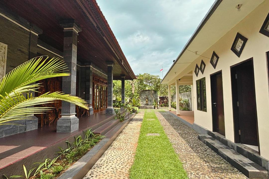 Photo of Others in Tembuku