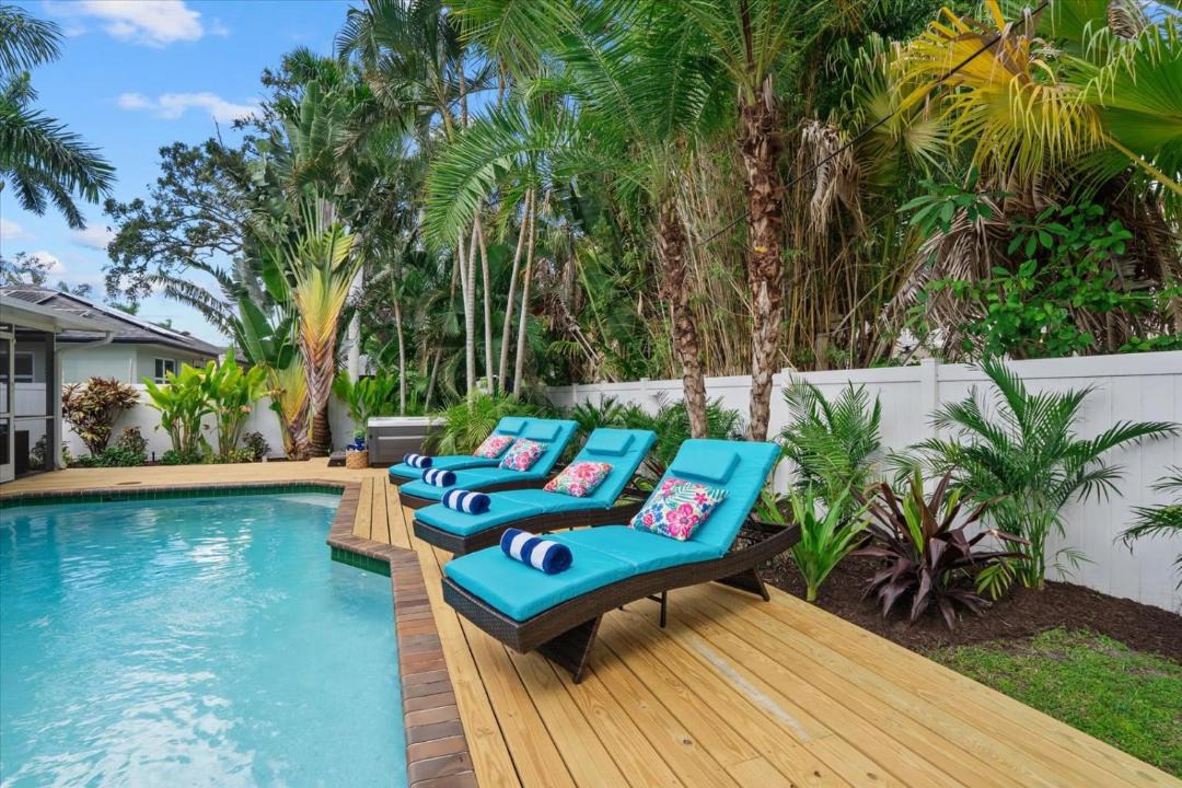 Photo of Others in River District