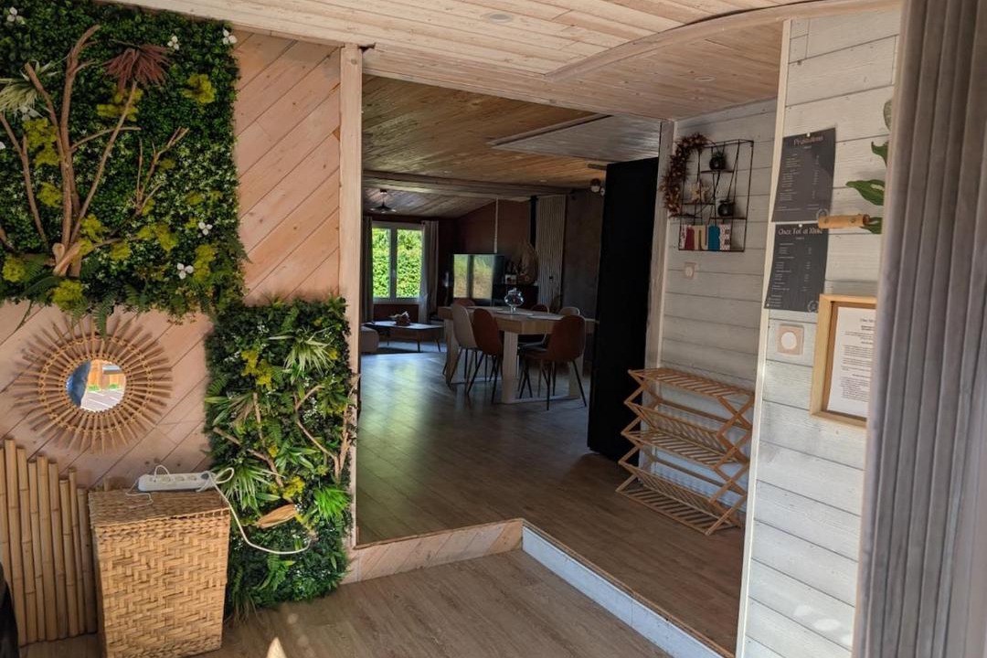 Photo of Others in Houlle