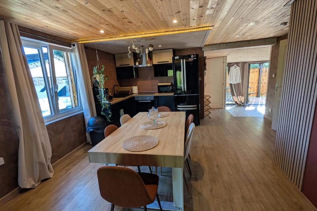 Photo of Others in Houlle