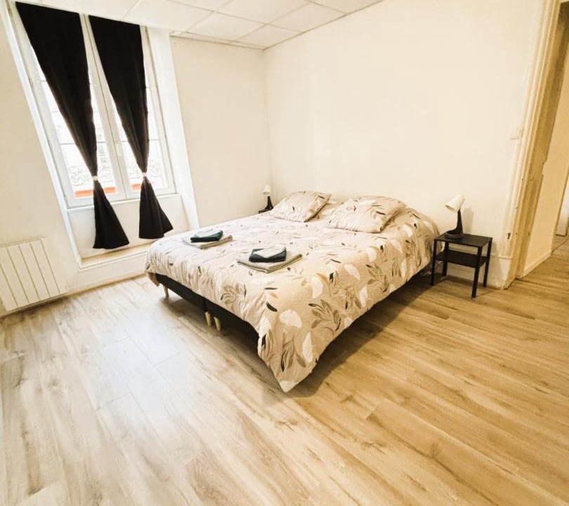 Photo of Others in Couhe