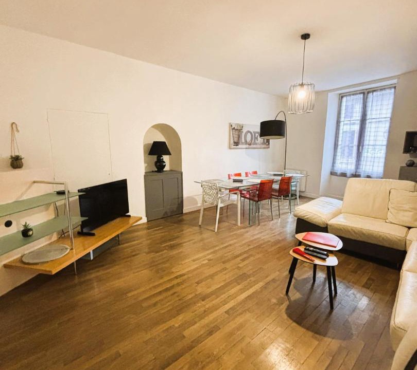 Photo of Others in Couhe