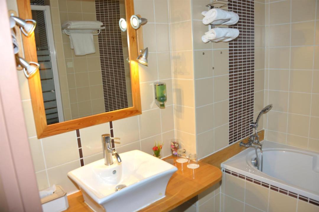 Photo of Bathroom in Albon