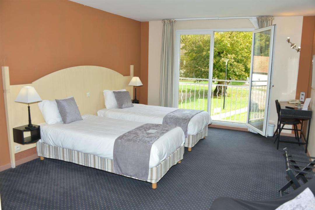 Photo of Bedroom in Albon
