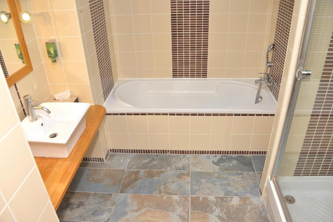 Photo of Bathroom in Albon