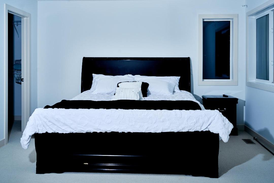 Photo of Bedroom in Evanston