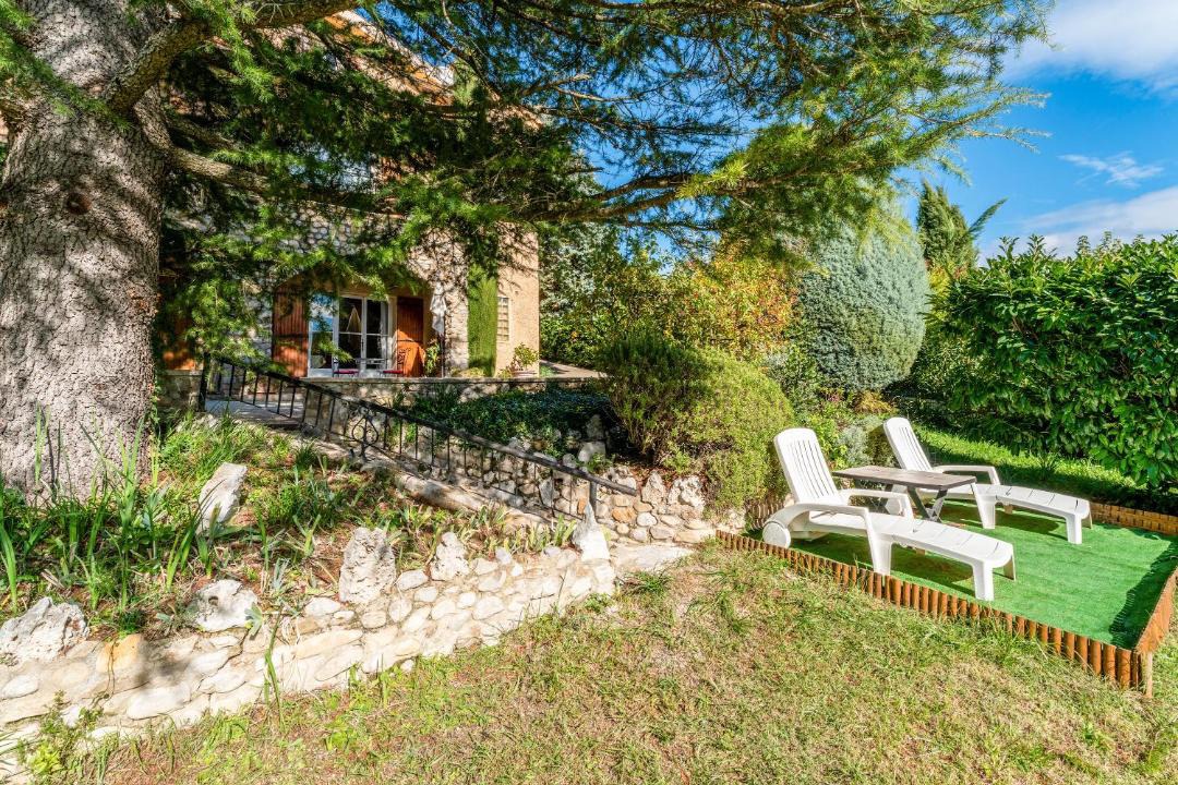 Photo of Others in Entrechaux