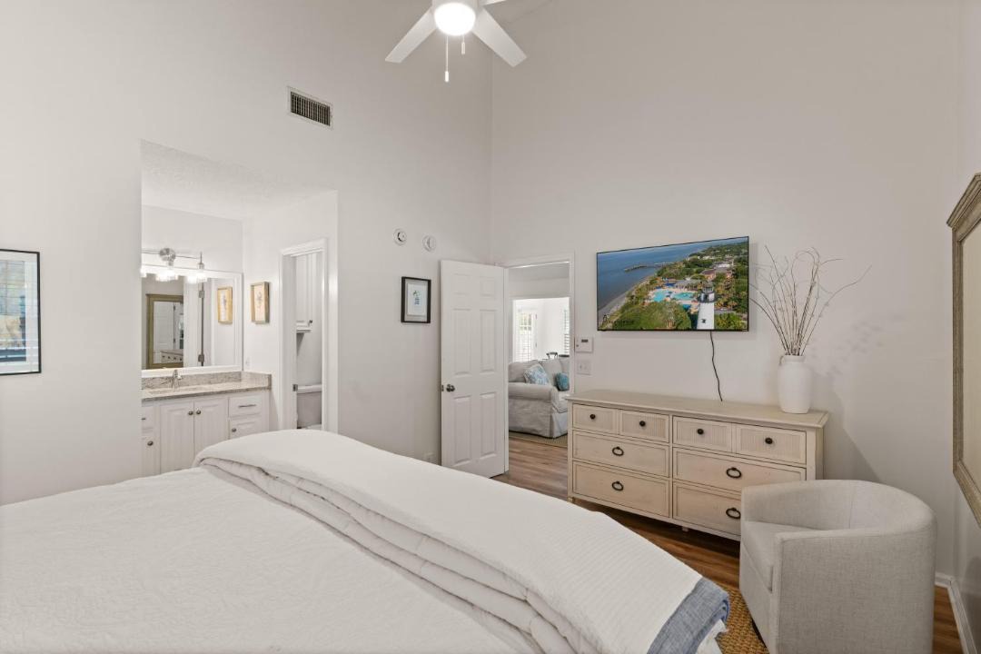 Photo of Bedroom in Demere Park