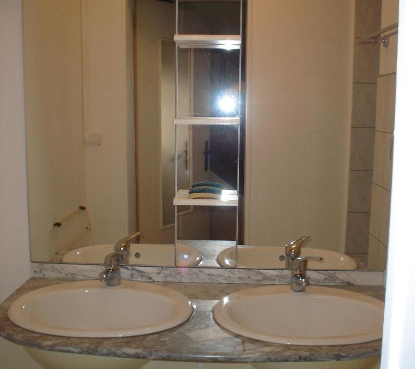 Photo of Bathroom in Coucy-le-Chateau-Auffrique