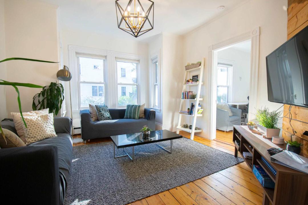 Photo of Livingroom in Neighborhood Nine