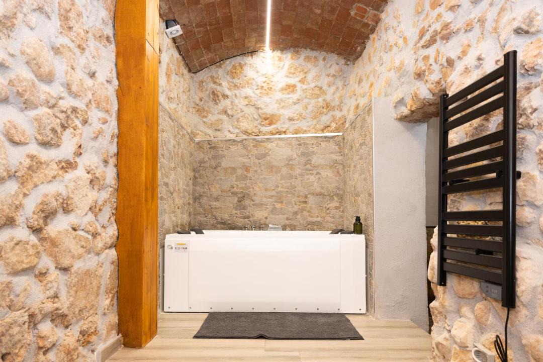 Photo of Bathroom in La Torre de l'Espanyol
