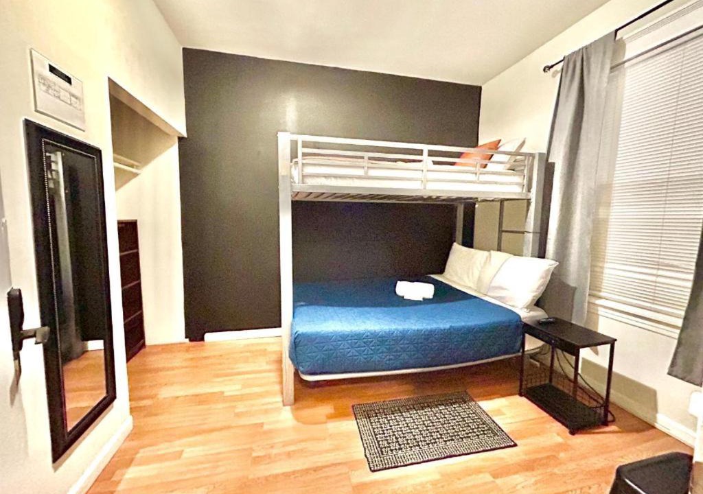 Photo of Bedroom in Pulaski Park