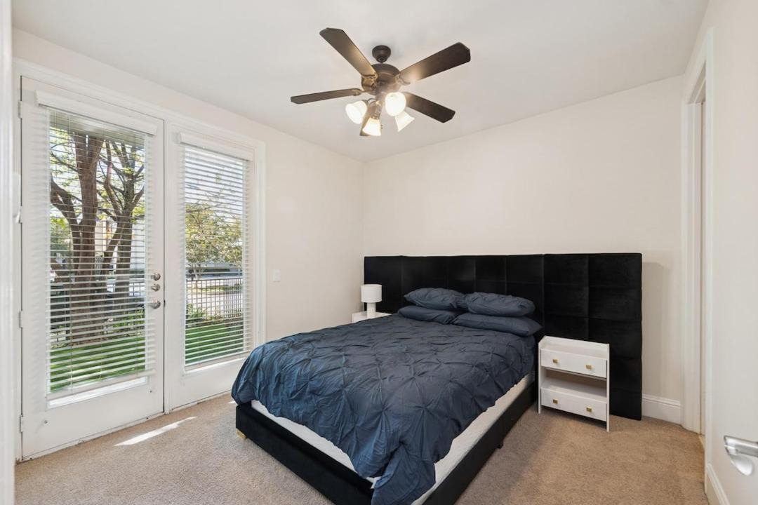 Photo of Bedroom in Oak Lawn