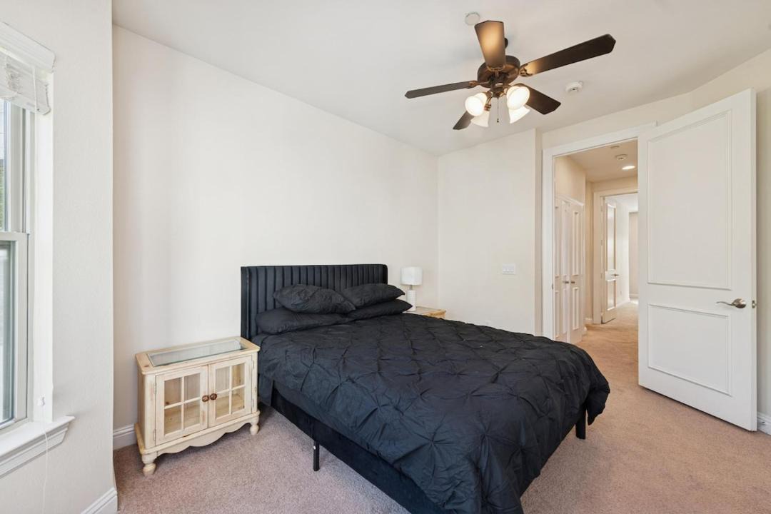 Photo of Bedroom in Oak Lawn