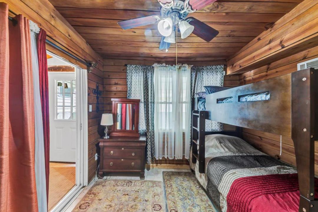 Photo of Bedroom in Buford Highway
