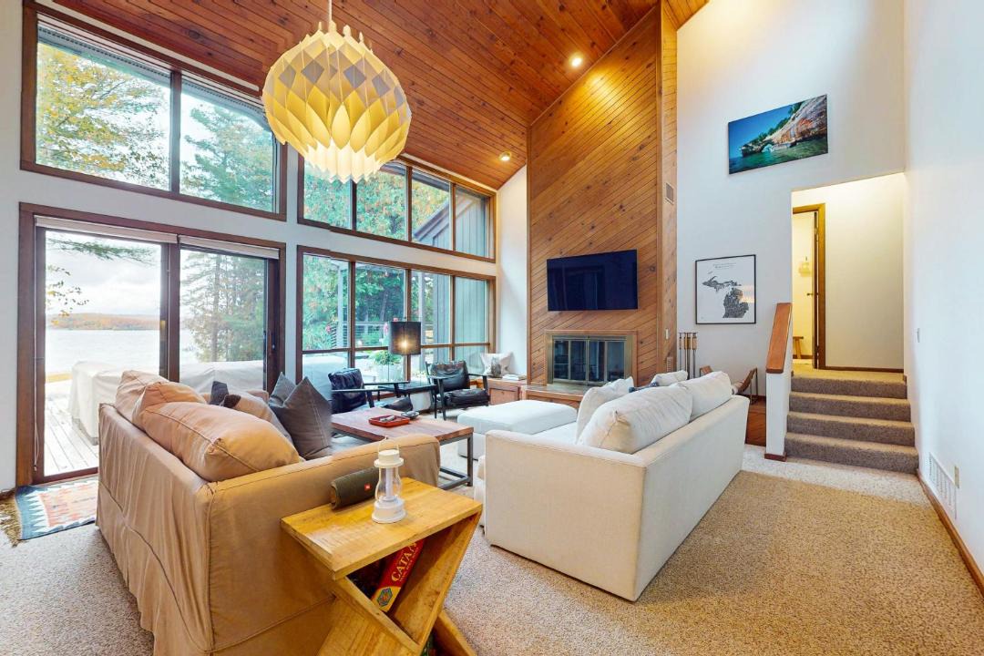 Photo of Livingroom in Eveline Township