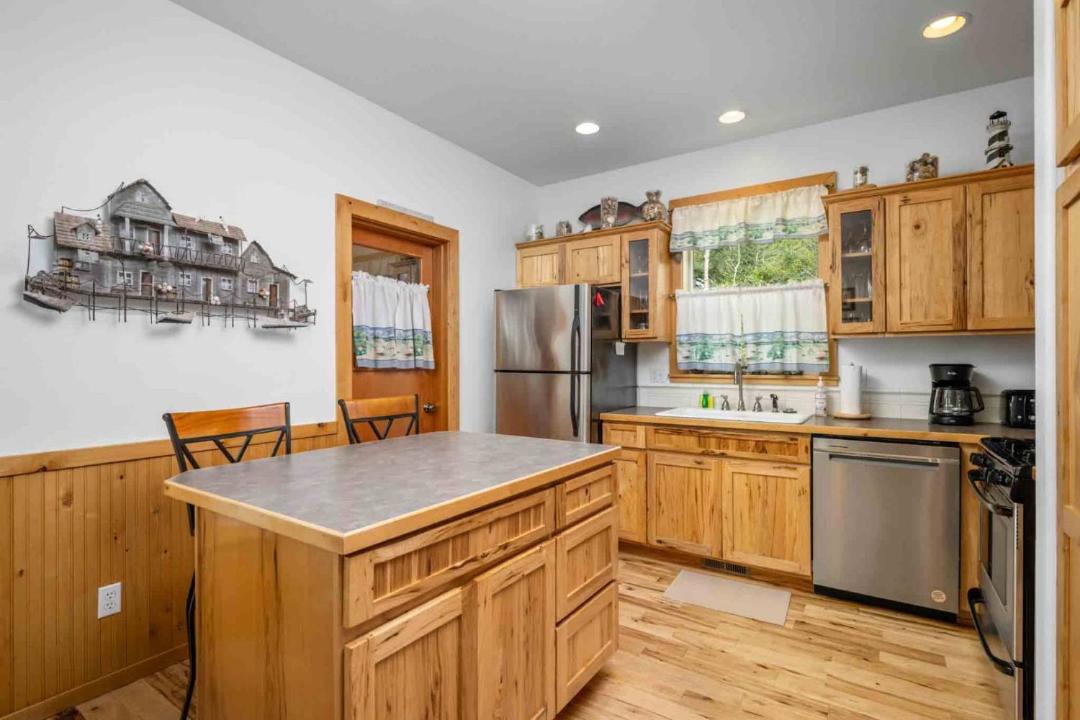 Photo of Kitchen in Rockaway Beach