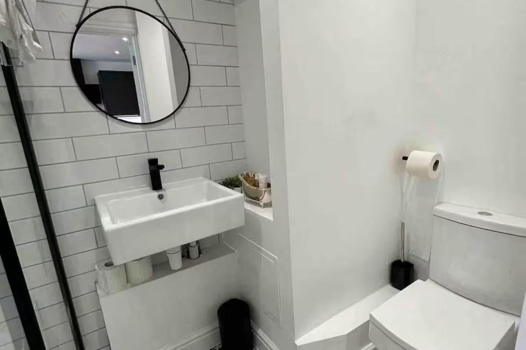 Photo of Bathroom in Central Milton Keynes