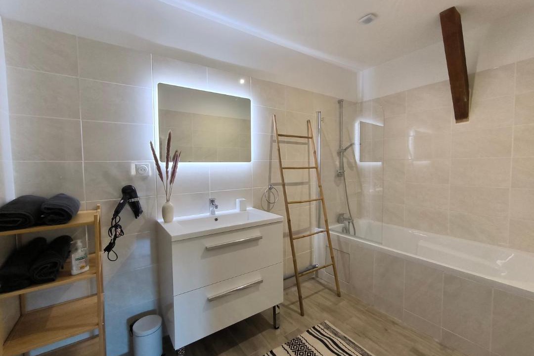 Photo of Bathroom in Lagnieu